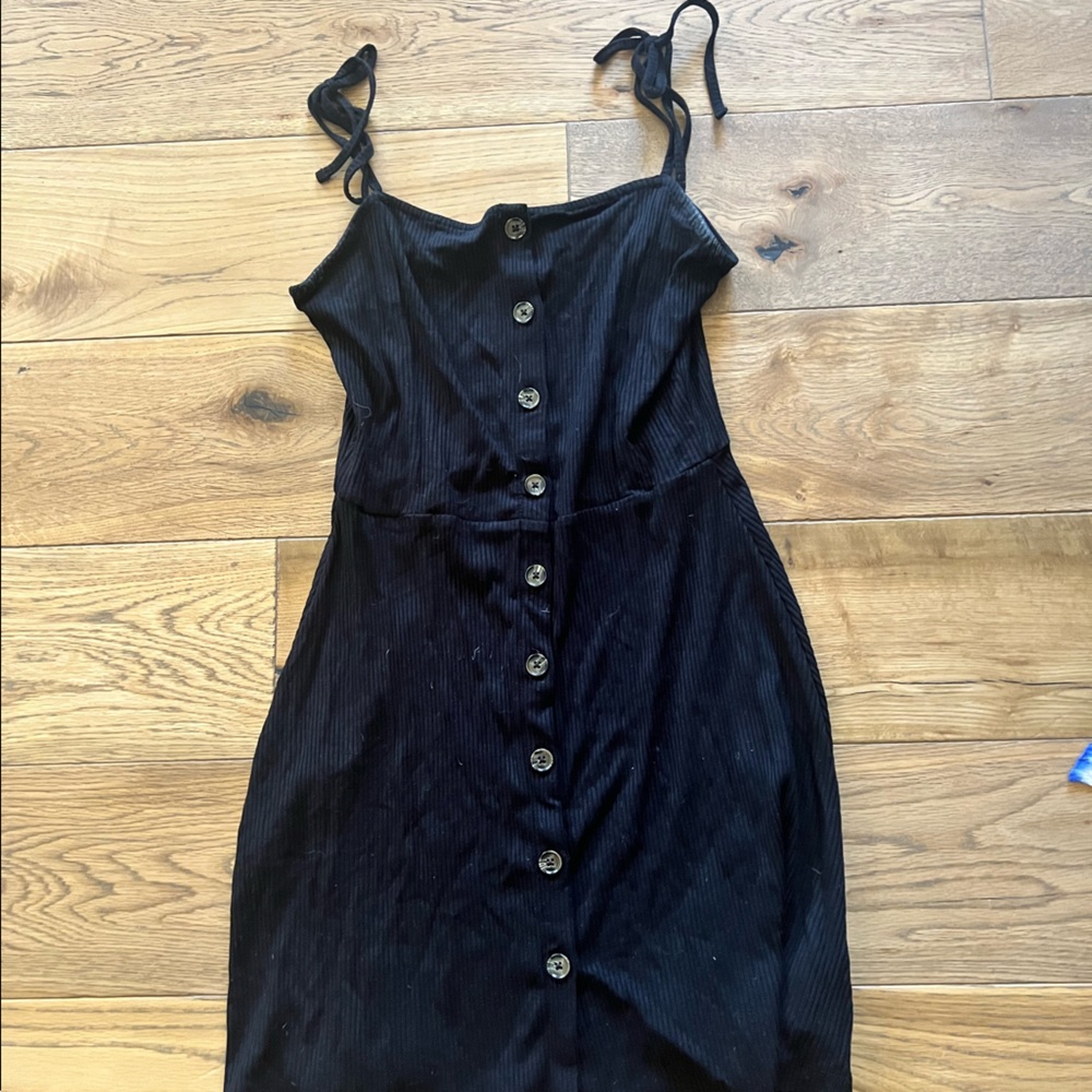 TOPSHOP Dress. Size 4. Color Black.